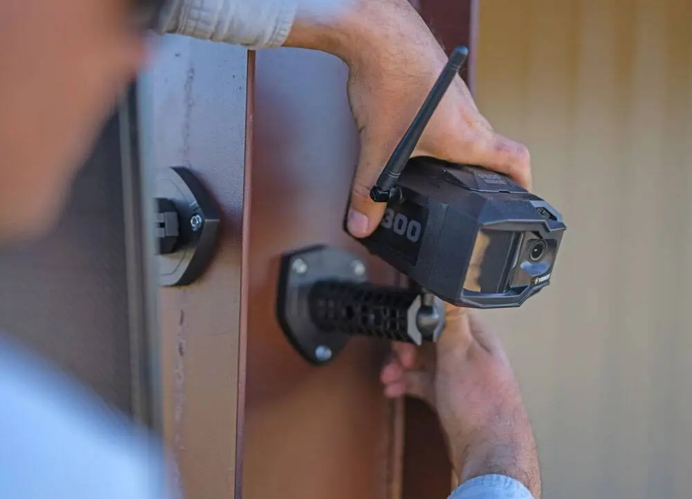 Farm electronic products 1 Farm electronic products -Farm electronic products guy with v300 ult